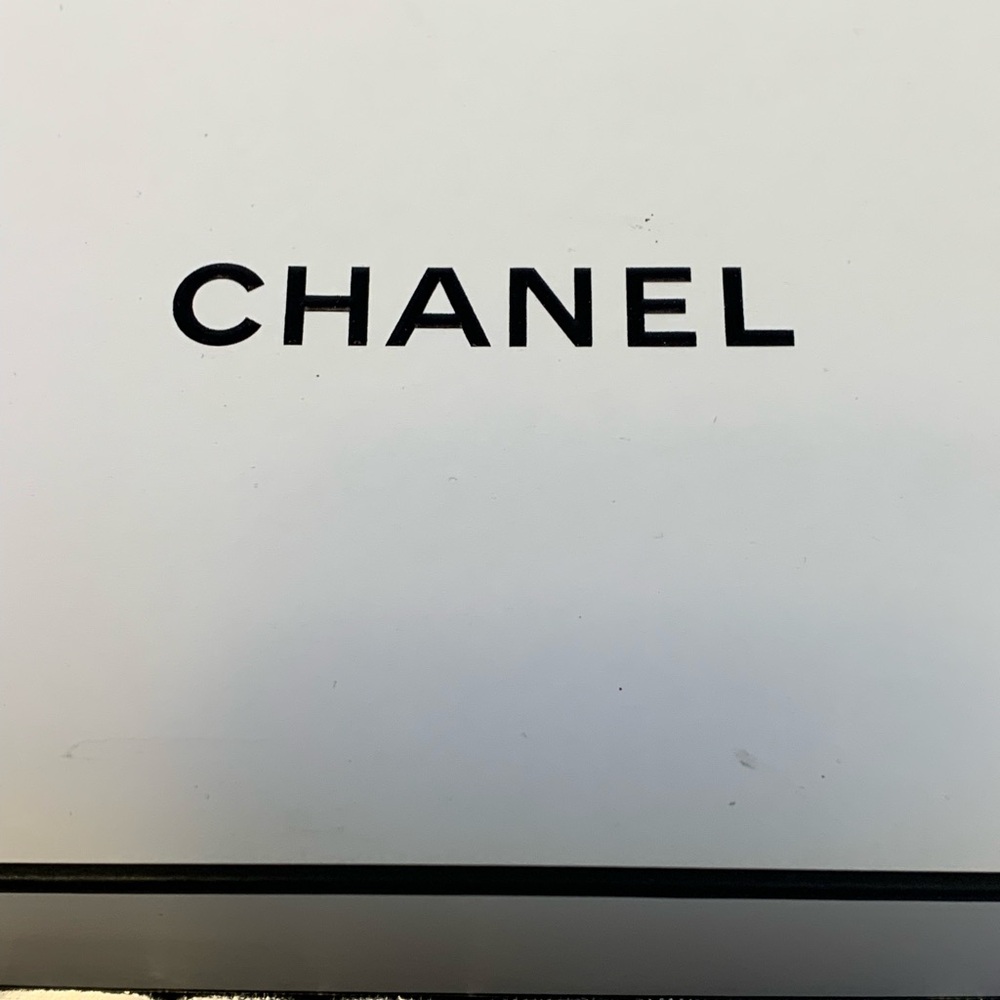 CHANEL Rectangle Empty Gift Box 9"x 6"x 3” AUTHENTIC Chanel Wax Seal & Tissue - Picture 2 of 12